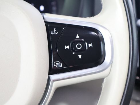 Used 2023 Volvo XC60 B5 Plus AWD/4WD image 36