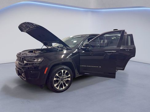Used 2021 Jeep Grand Cherokee L Overland w/ Luxury Tech Group IV AWD/4WD image 11