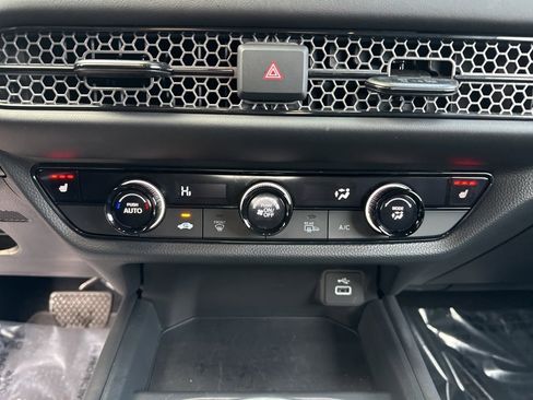 Certified 2025 Honda HR-V Sport image 15