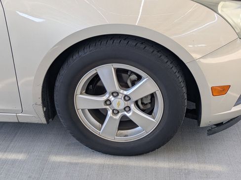 Used 2011 Chevrolet Cruze LT image 4