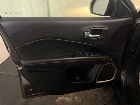 Certified 2017 Jeep Compass Latitude w/ Popular Equipment Group image 20