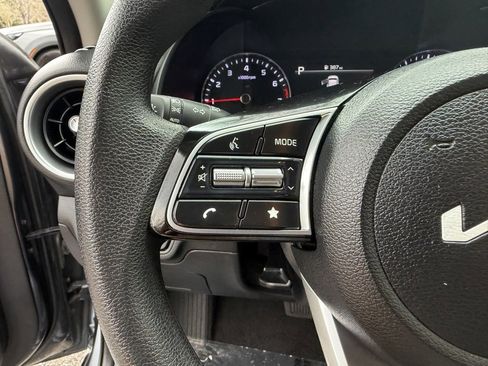 Used 2024 Kia Forte LXS image 21