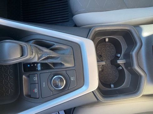 Used 2022 Toyota RAV4 XLE w/ Convenience Package image 13