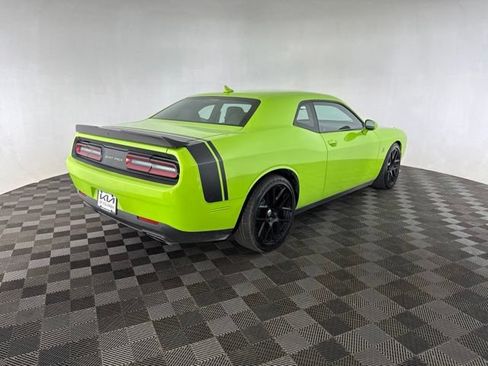 Used 2015 Dodge Challenger R/T Scat Pack w/ Scat Pack Appearance Package RWD image 7