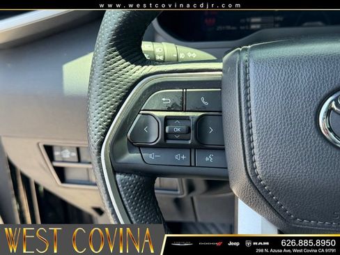 Used 2025 Toyota Tundra Limited AWD/4WD image 26