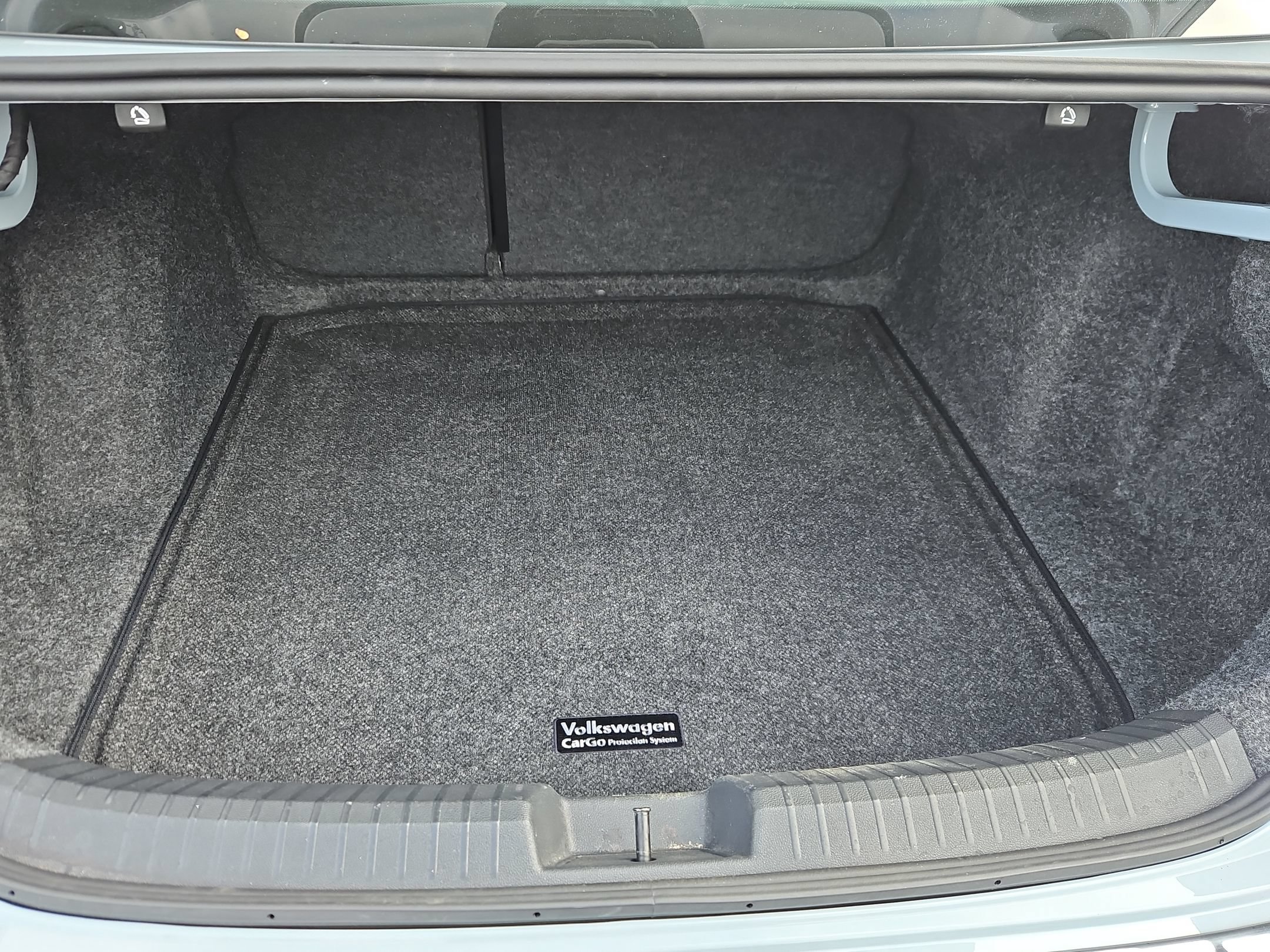 Used 2025 Volkswagen Jetta SE w/ Sunroof Package FWD image 24
