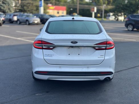 Used 2017 Ford Fusion SE w/ Fusion SE Technology Package FWD image 6