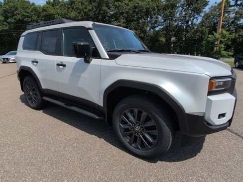 Used 2027 Toyota Land Cruiser w/ Premium Package AWD/4WD image 9
