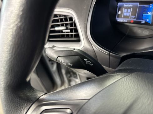 Used 2023 Ford Edge SE image 15