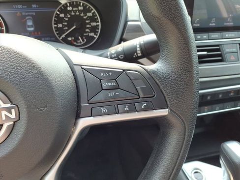 Used 2024 Nissan Altima 2.5 SV FWD image 29