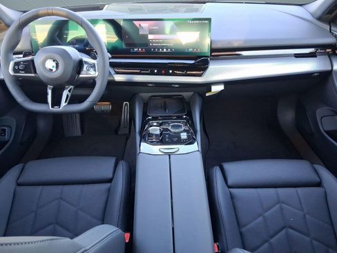 Used 2026 BMW 530i w/ M Sport Package RWD image 12