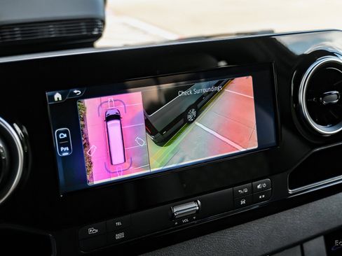 Used 2025 Mercedes-Benz Sprinter 2500 image 43