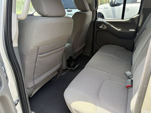 Used 2017 Nissan Frontier SV RWD image 25