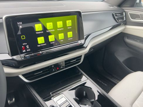 New 2026 Volkswagen Atlas Cross Sport SEL Premium R-Line image 25