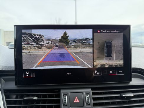 Used 2023 Audi Q5 2.0T Prestige w/ Prestige Package image 29