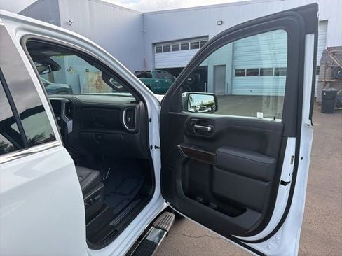 Used 2022 GMC Sierra 1500 SLT w/ SLT Convenience Package AWD/4WD image 18
