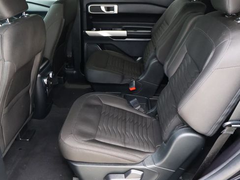 Used 2021 Ford Explorer XLT image 19