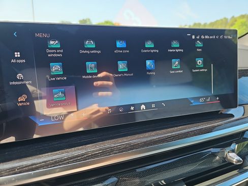 New 2026 BMW X5 xDrive50e w/ M Sport Package AWD/4WD image 24