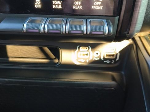 Used 2021 RAM 1500 Limited w/ Body Color Bumper Group image 20