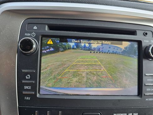 Used 2016 GMC Acadia SLE FWD image 20