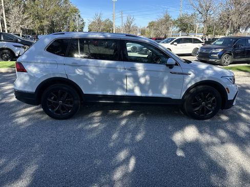 Used 2024 Volkswagen Tiguan SE image 7