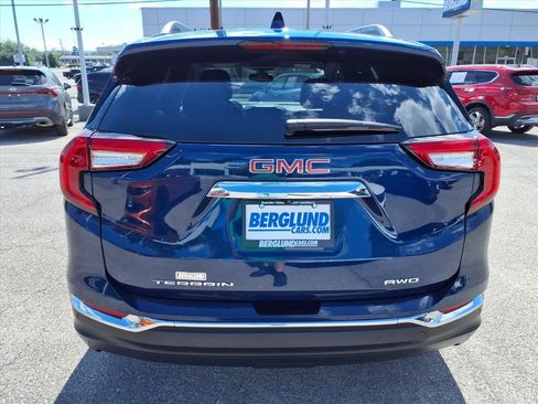 Used 2022 GMC Terrain SLT w/ Tech Package AWD/4WD image 5