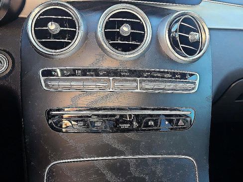 Used 2022 Mercedes-Benz GLC 300 image 22