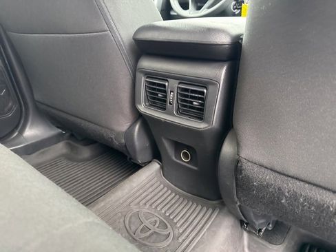 Used 2022 Toyota RAV4 LE image 19