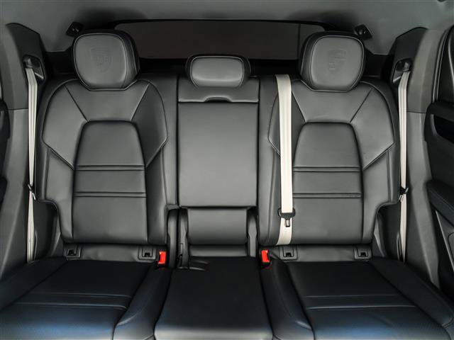 Certified 2023 Porsche Cayenne Platinum Edition AWD/4WD image 31