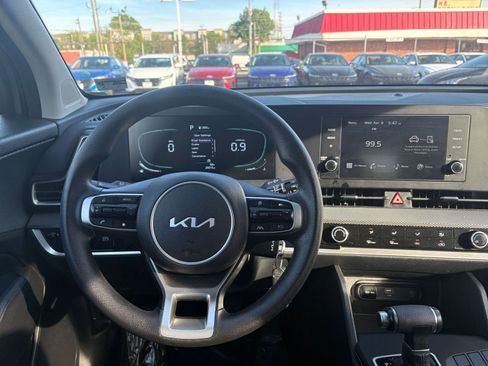 Used 2025 Kia Sportage LX image 33