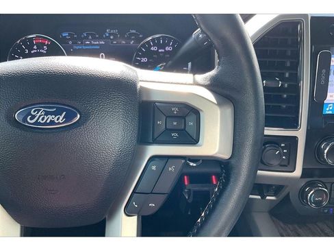 Used 2019 Ford F250 Lariat w/ Lariat Ultimate Package AWD/4WD image 21