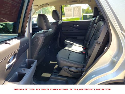 Certified 2025 Nissan Pathfinder SL image 39