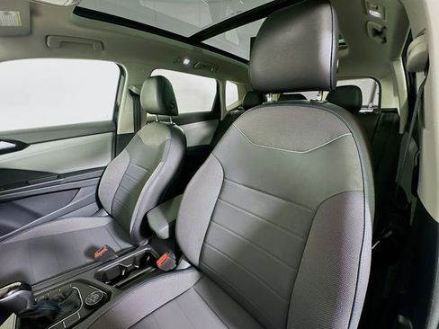 Used 2024 Volkswagen Taos SE image 21