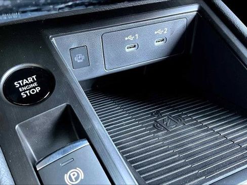 Certified 2026 Nissan Kicks SR FWD image 18