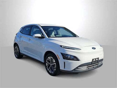 Certified 2023 Hyundai Kona SE w/ Cargo Package image 2