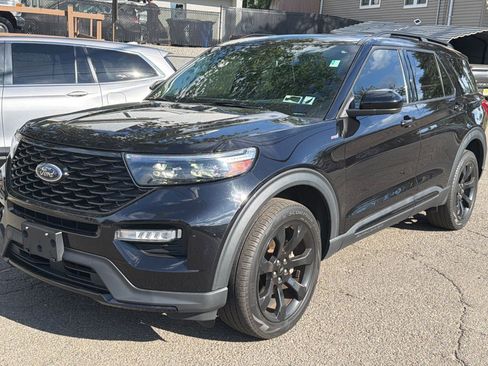 Used 2023 Ford Explorer ST-Line w/ Class IV Trailer Tow Package AWD/4WD image 1