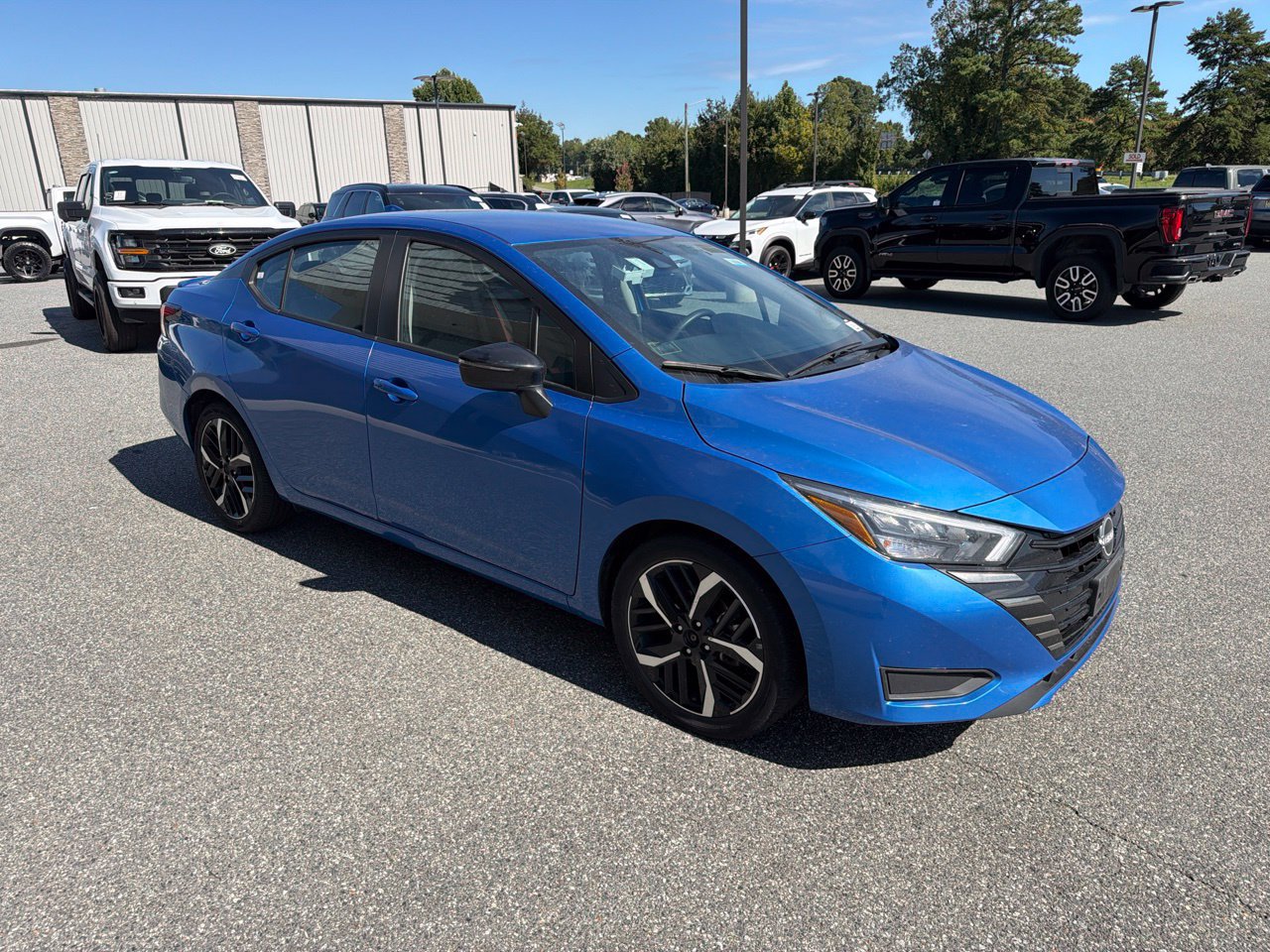 Used 2024 Nissan Versa SR FWD image 11