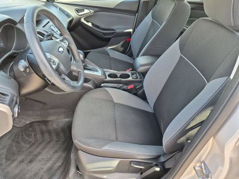 Used 2014 Ford Focus SE FWD image 16