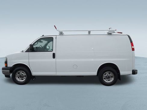 Used 2021 GMC Savana 3500 w/ Driver Convenience Package image 4