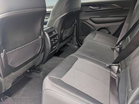 Used 2025 Jeep Grand Cherokee Laredo X w/ Luxury Tech Group I AWD/4WD image 25
