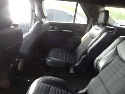 Used 2025 Ford Explorer ST-Line image 7