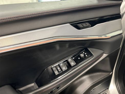 Used 2024 Jeep Wagoneer Launch Edition image 14