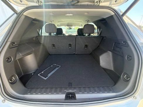 Used 2022 Chevrolet Equinox LT w/ Driver Convenience Package FWD image 11