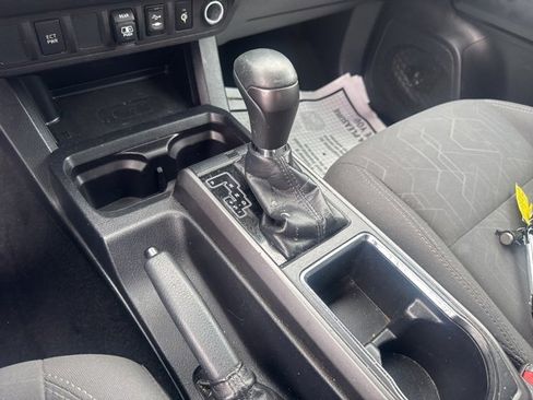 Used 2019 Toyota Tacoma TRD Sport image 15