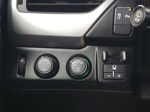 Used 2019 Chevrolet Tahoe LS w/ All-Season Package image 15