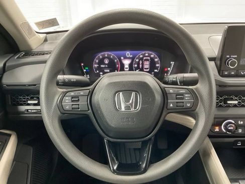 Certified 2025 Honda Accord SE image 17