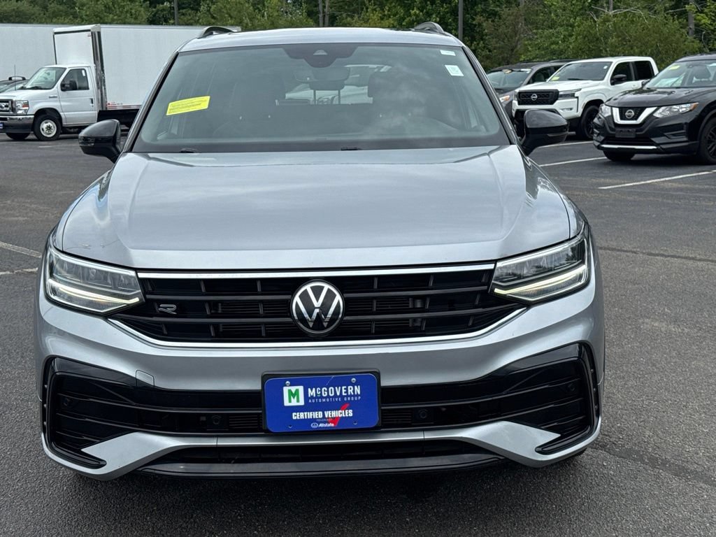 Used 2023 Volkswagen Tiguan SE R-Line AWD/4WD image 3