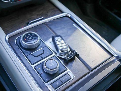 Used 2020 Ford Expedition Platinum image 28