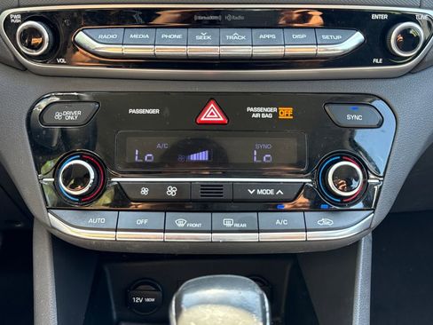 Used 2018 Hyundai Ioniq Plug-In Hybrid FWD image 23