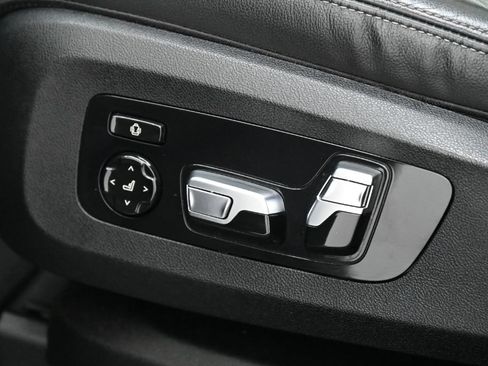 Used 2021 BMW X7 M50i w/ Cold Weather Package AWD/4WD image 19